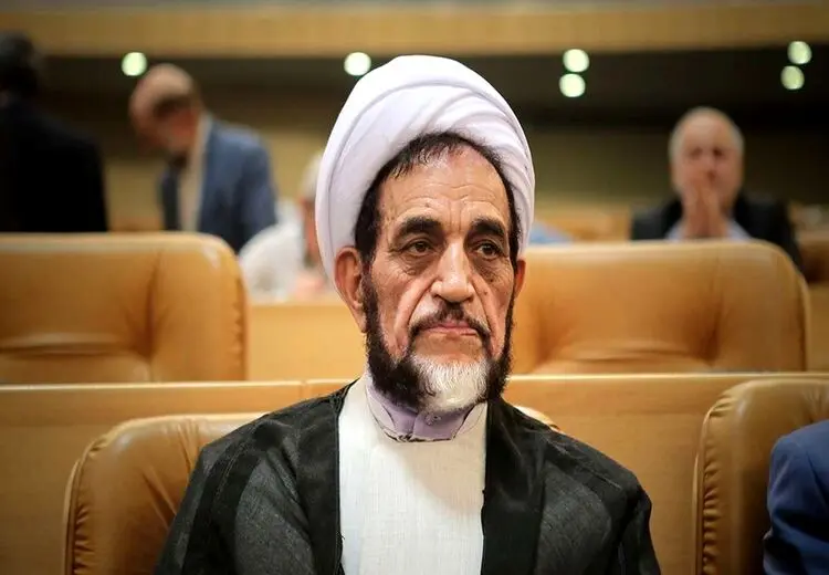 اشرفی اصفهانی: گفتند حضور پناهیان در مسجد امیرالمومنین (ع) موقت است اما ایشان جا خوش کرده و نمیرود!