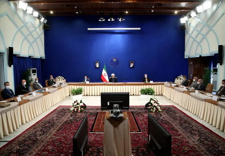روحانی: کسانی که بیماری کرونا را مخفی کنند به شدت جریمه می‌شوند/ تشکر عملی از کادر درمان یعنی ماسک زدن
