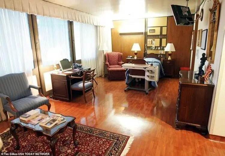 بیمارستانی که ترامپ در آن بستری شده است + تصاویر