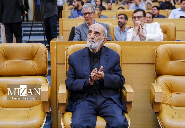 حسین شریعتمداری: شورای نگهبان برای انتشار دلایل رد صلاحیت روحانی منع شرعی و اخلاقی دارد