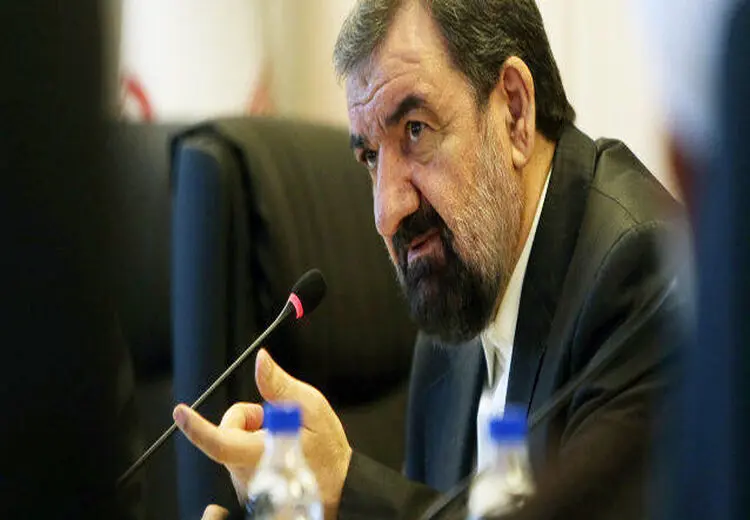پیشنهاد محسن رضایی به دولت: با صادرات تسلیحات پیشرفته درآمد ارزی کسب کنید