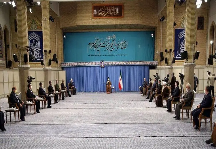 اولین جلسه حضوری رهبر انقلاب با اعضای ستاد ملی کرونا