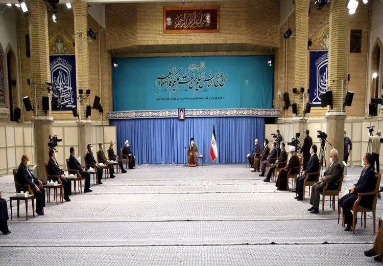 اولین جلسه حضوری رهبر انقلاب با اعضای ستاد ملی کرونا