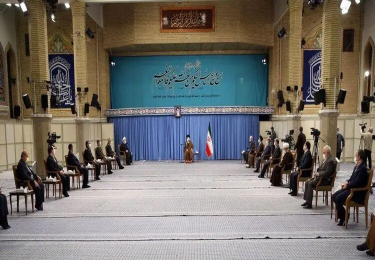 اولین جلسه حضوری رهبر انقلاب با اعضای ستاد ملی کرونا