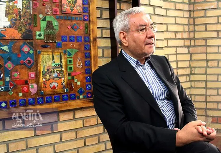 اصغرزاده: از دیوار سفارت آمریکا که بالا رفتیم، حتی نهضت آزادی هورا کشید