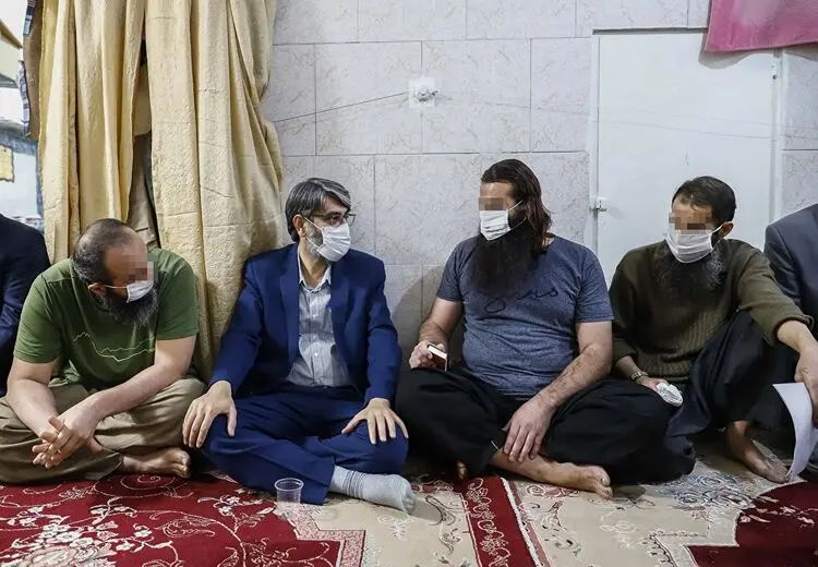 گفتگو با زندانیان