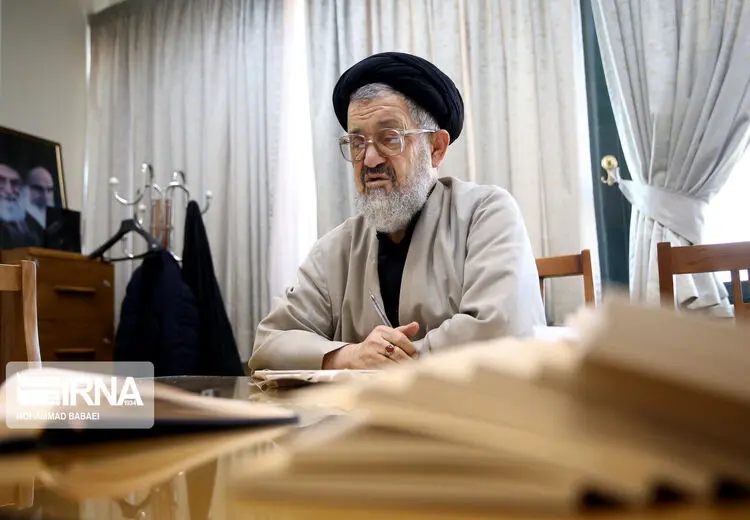 فعال اصولگرا: زنان بهتر است به فعالیت‌های آموزشی بپردازند
