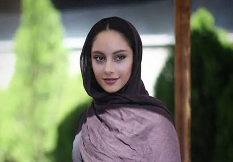 ترلان پروانه مارال ناصرالدین شاه شد