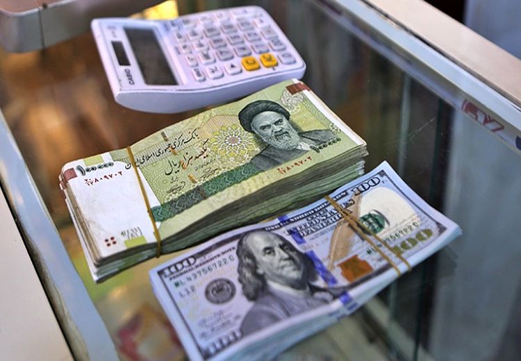 حسن روحانی: منابع آزاد شود دلار به ۱۵ هزار تومان میرسد