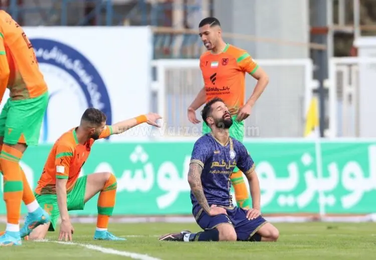 ملی‌پوش گل‌گهر بازی با پرسپولیس را از دست داد