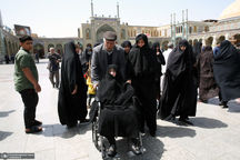 تصویری از دختر و عروس امام خمینی در مراسم تشییع عروس امام