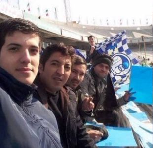 صابر کاظمی در میان هواداران استقلال