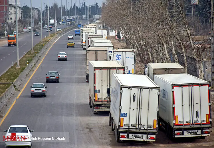 ترافیک کامیون های ترانزیتی خارجی در گذرگاه مرزی آستارا
