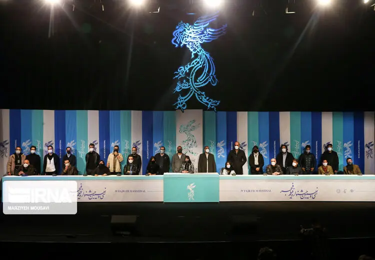 زالی: هنوز تصمیمی برای تعطیلی جشنواره فجر گرفته نشده‌ است