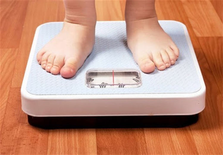نقش مادران در اضافه وزن کودکان چیست؟