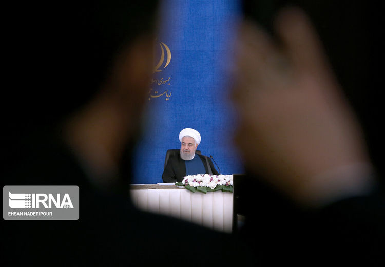 انتقاد روحانی از گاندوسازان: چرا برای شکست های امریکا از ایران فیلم نمی سازید؟!