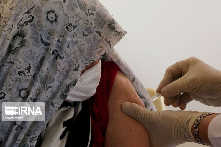 واکسیناسیون رایگان کرونا فقط از طریق مراکز بهداشتی عرضه میشود