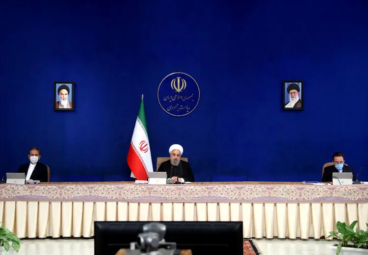  روحانی: اگر کسی فکر میکند با سنگ اندازی در راه رفع تحریمها در انتخابات پیروز میشود بداند کسی به او رای نخواهد داد
