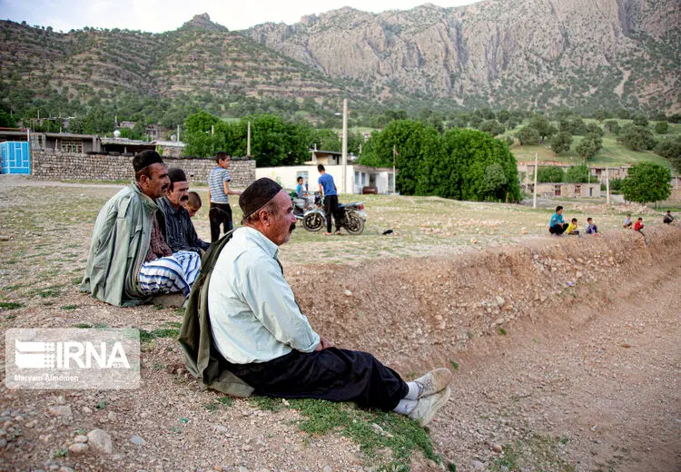 تماشای فوتبال در روستا