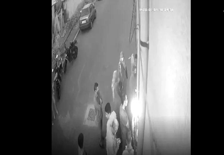 ورود پراید به صف نانوایی! +‌ فیلم