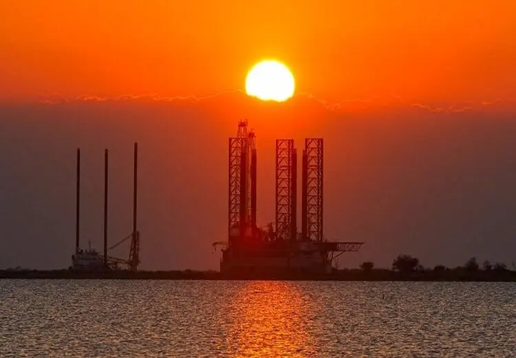 آمریکا پس از ۲۸ سال از ایران نفت خرید