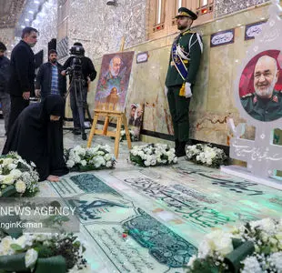 رونمایی از سنگ مزار شهید سلامی با حضور دختر و چند سردار سپاهی