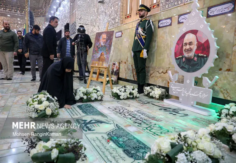 رونمایی از سنگ مزار شهید سلامی با حضور دختر و چند سردار سپاهی