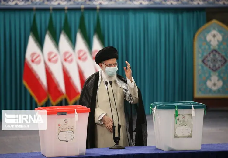 رهبر انقلاب: تکلیف کشور برای سال‌های بعد با رای مردم تعیین می‌شود