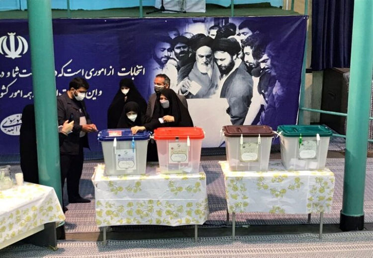 زهرا مصطفوی دختر امام خمینی (ره) رای داد + عکس