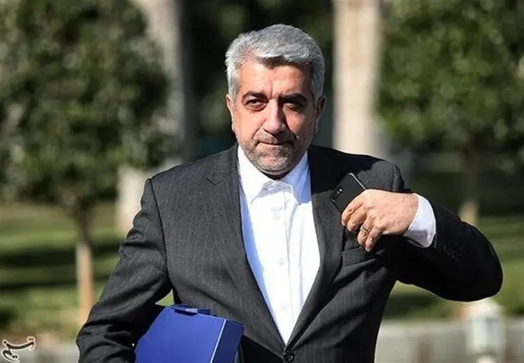 تکذیب سکونت وزیر نیرو در هتل