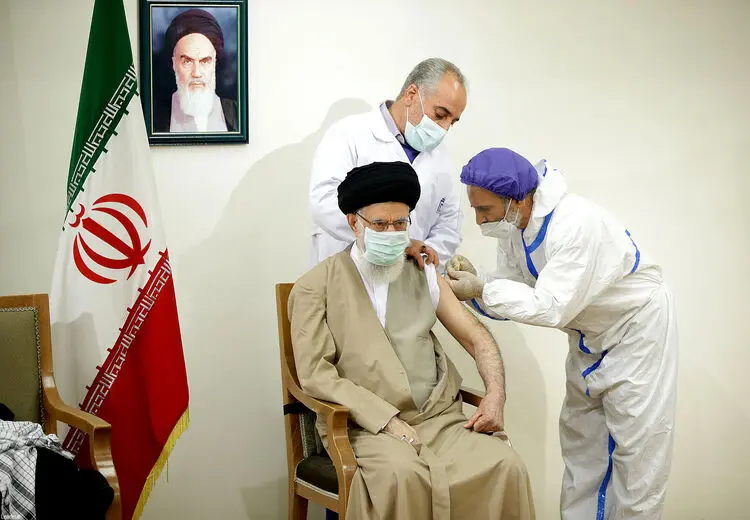 تزریق دوز دوم واکسن کرونا به رهبر انقلاب