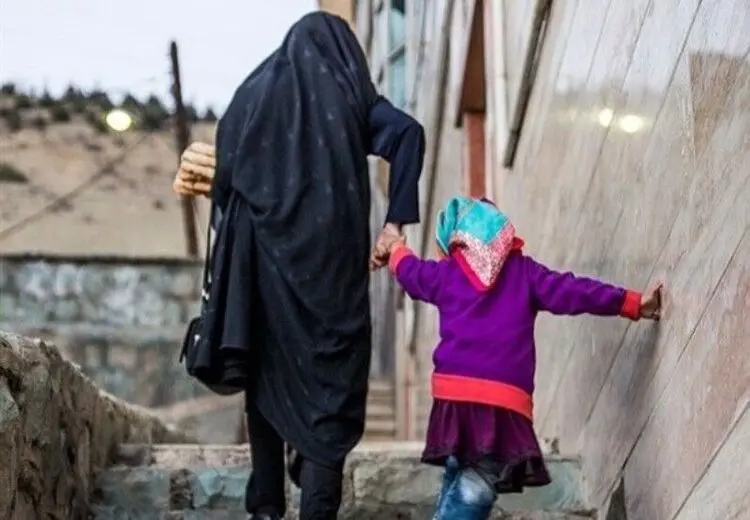 زنان سرپرست خانوار برای دریافت وام با مشکل تامین ضامن مواجه‌اند