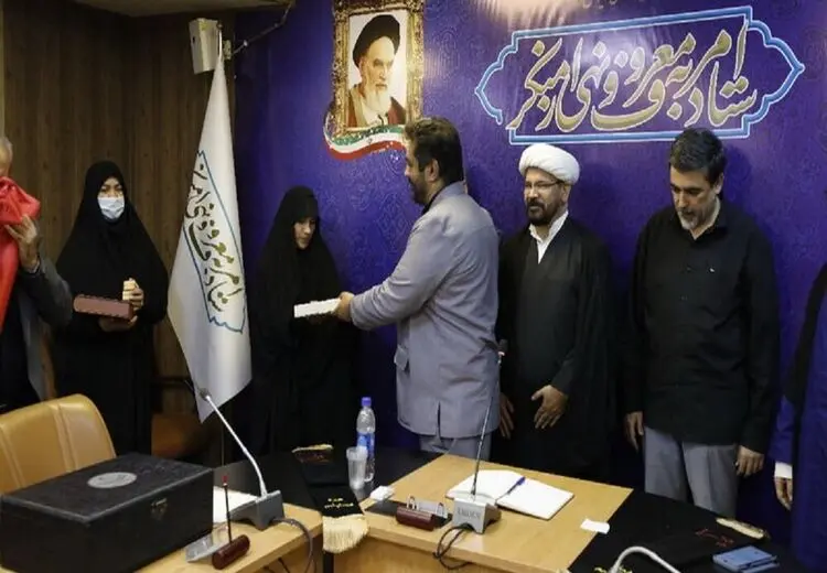 زن خبرساز ماجرای قطار تهران-یزد ، «سفیر کشوری» شد + تصاویر