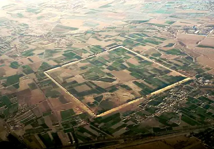 تخریب بزرگترین قلعه خشتی جهان در پیشوا + عکس