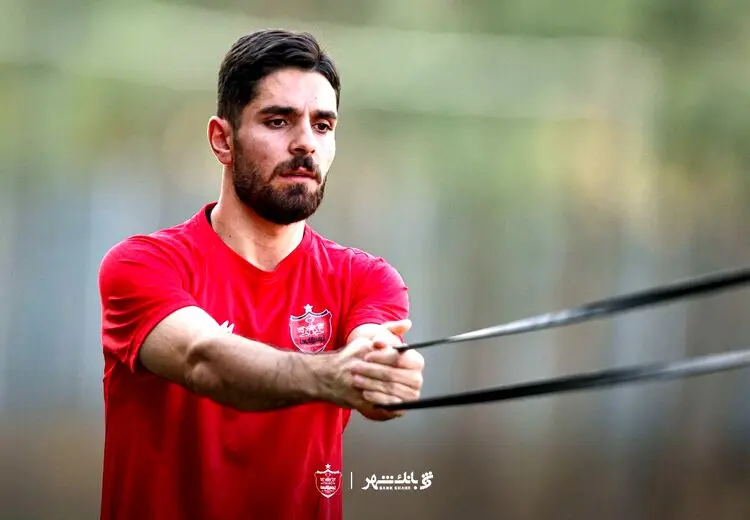 مهره خطرناک پرسپولیس تا نیم‌فصل غیب شد!