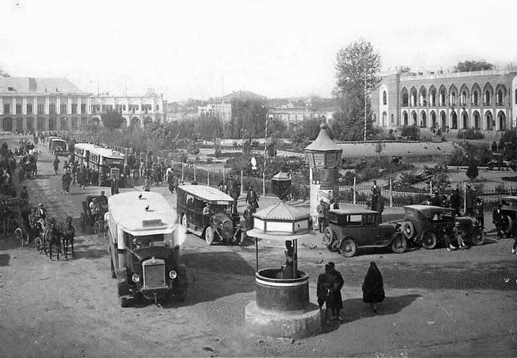 عکسی جالب از میدان توپخانه در دوره قاجار