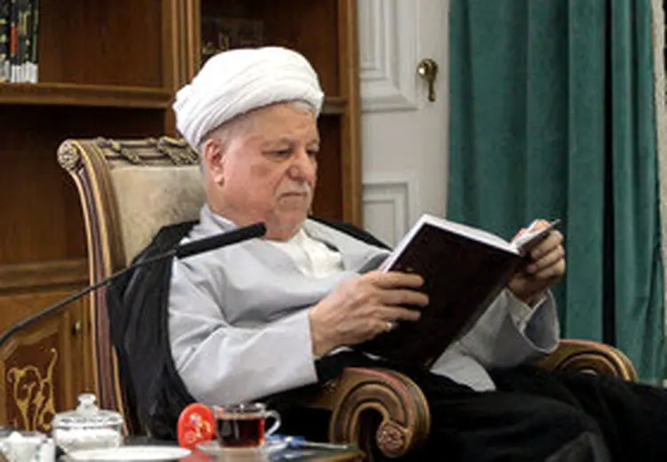 روایت هاشمی رفسنجانی از استمداد خانواده فرمانده ارشد نیروی انتظامی برای رهایی از زندان