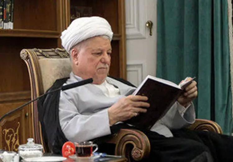 روایت هاشمی رفسنجانی از استمداد خانواده فرمانده ارشد نیروی انتظامی برای رهایی از زندان