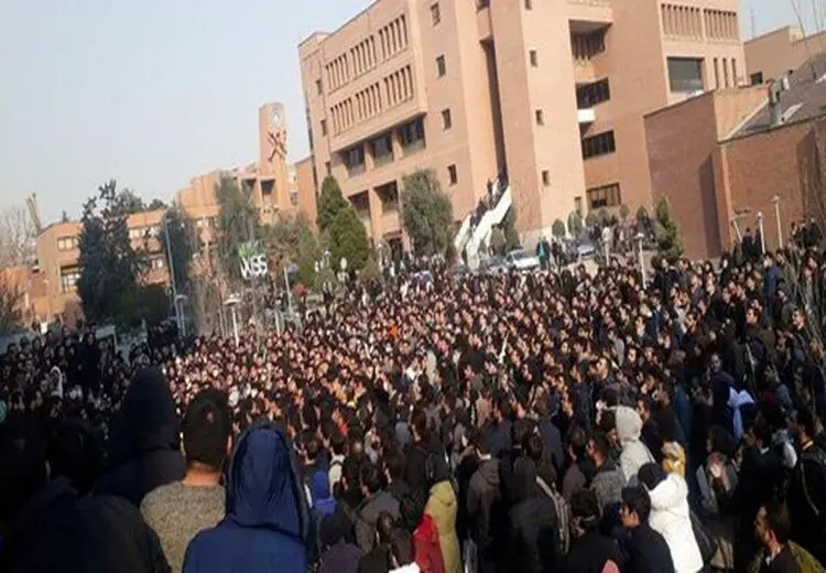 عذرخواهی رئیس دانشگاه شریف : راه را بر تکرار آنچه در برخورد با دانشجویان شریف اتفاق افتاد، می بندیم