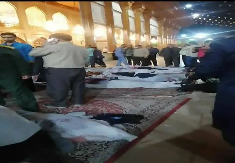 فیلمی از لحظه ورود فرد تروریست و کشتار مردم در حرم شاهچراغ
