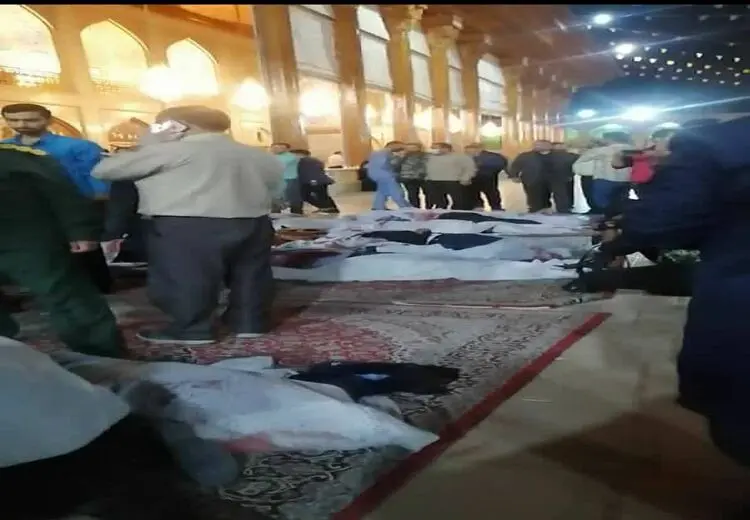 فیلمی از لحظه ورود فرد تروریست و کشتار مردم در حرم شاهچراغ