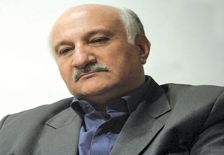 زمینه را برای کاسه‌لیس‌ها فراهم نکنید