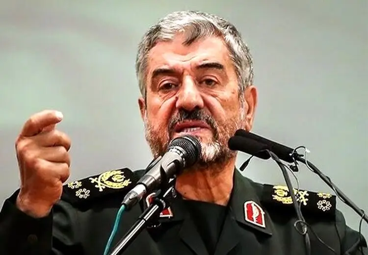 فرمانده سابق سپاه: حاکمیت بیش از این با اغتشاشگران مماشات نکند/ باید هرچه سریع‌تر، این بساط جمع شود