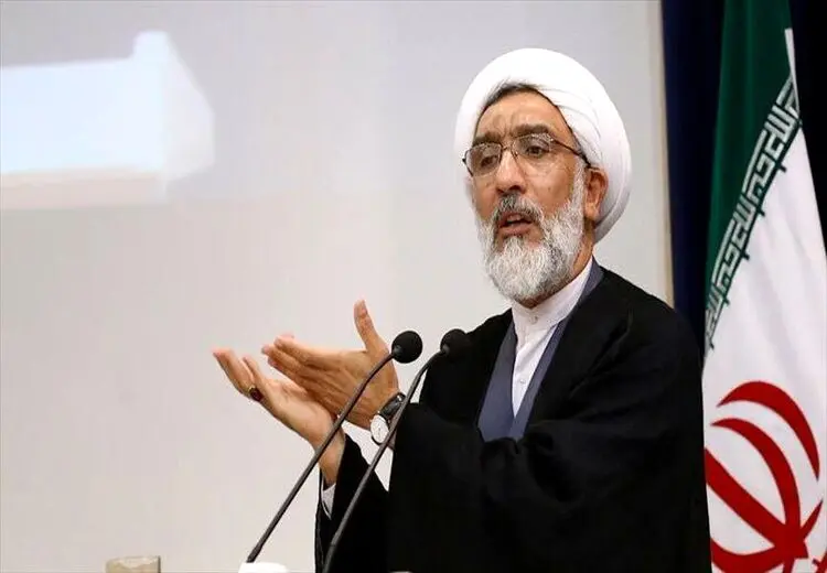 پورمحمدی: با دانشجویان با ادب و نزاکت صحبت شود/ جامعه ایران تحول همه جانبه اجتماعی نیاز دارد