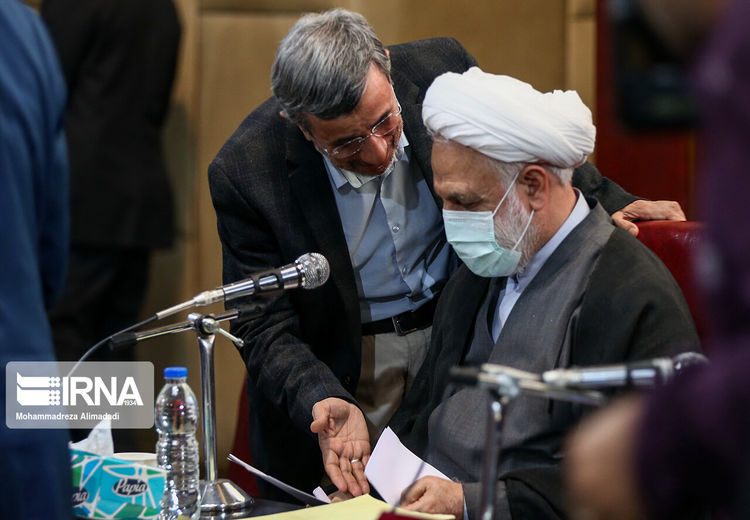 احمدی‌نژاد کجاست و علت سکوتش چیست؟