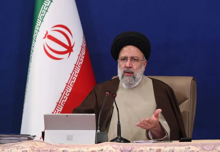 کنایه روزنامه اصولگرا به دولت رئیسی: در ۱۴۰۲ جراحی اقتصادی نکنید!