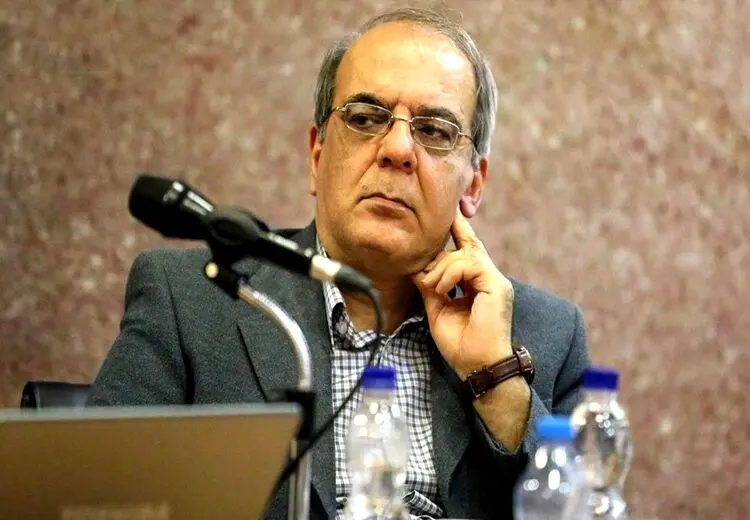 انتقاد عبدی از خاتمی: به جای آن‌که خود را سپر دین کنید؛ دین را سپر می‌کنید