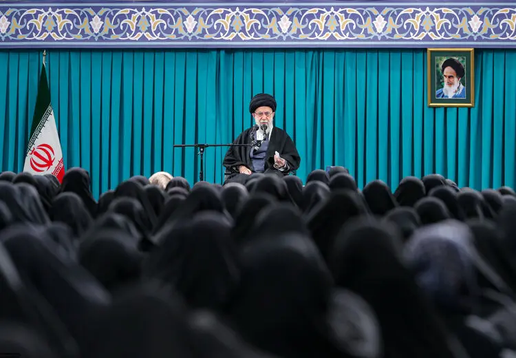 کم‌حجاب‌ها نباید به بی‌دینی یا ضدانقلابی متهم شوند/ آنان هم زنان و دختران خود ما هستند