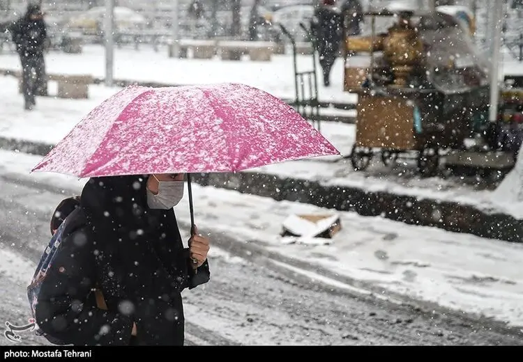 کیفیت هوای تهران همچنان در شرایط ناسالم در روز برفی!