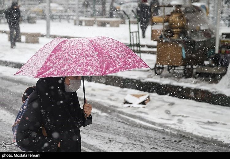 کیفیت هوای تهران همچنان در شرایط ناسالم در روز برفی!